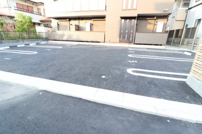 【駐車場】 | マニフィーク | 駐車場