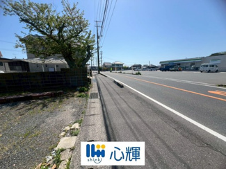 【前面道路含む現地写真】 | 宇部市大字西岐波4751-1土地／家屋付き・現状渡し・約114坪