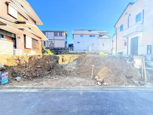 保土ヶ谷区境木本町　新築戸建て　第3の外観|◆一戸建てを中心とした街並みが整然と続き、周辺は高い建物が建っていないので、緑の多い閑静な趣を感じる環境です。街並みや周辺環境も重要なポイントです！！
