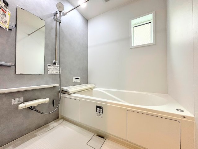 保土ヶ谷区境木本町　新築戸建て　第3の浴室|［モデルハウス］◆お子様と一緒にバスタイムを楽しめる広々空間。浴室乾燥機付で心地よいバスタイムを実現します。