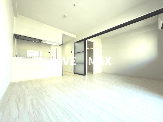 【居間・リビング】Alivis三国本町