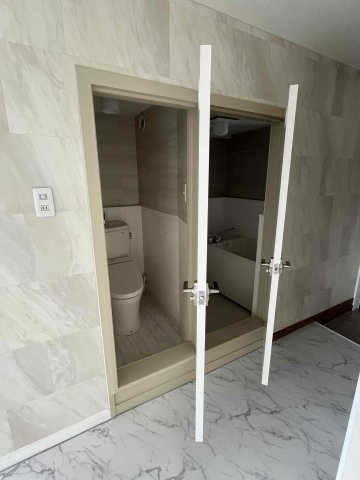 幸栄マンション　のトイレ|落ち着いた色調のトイレです