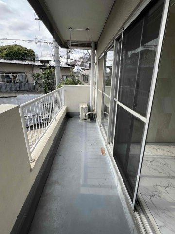 幸栄マンション　のバルコニー|お洗濯にも便利なバルコニー付き