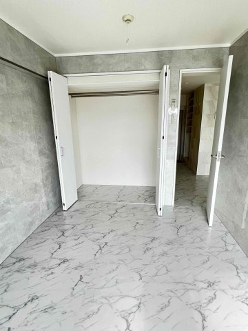 幸栄マンション　の洋室|使い勝手のいい洋室です
