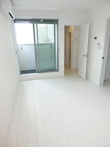 千葉市花見川区検見川町３丁目のアパートの居間・リビング