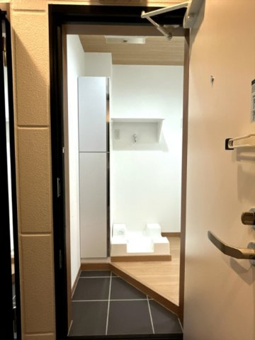 MJ RESIDENCE 王子の玄関