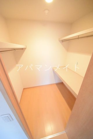 【収納】 | トトローネ | ウォークインクローゼットになります。