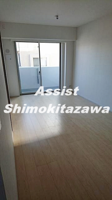 ラピス世田谷の居間・リビング