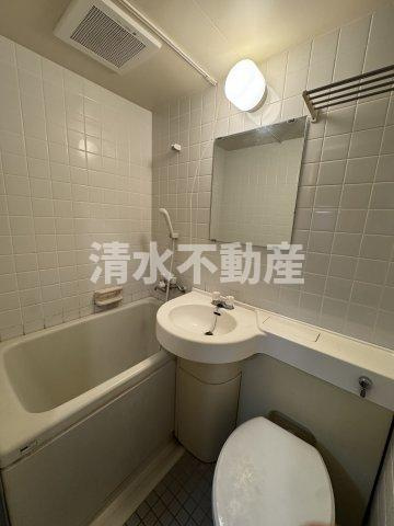 桜台駅5分マンションの浴室|画像は別部屋の参考写真となります。
詳細はお気軽にお問い合わせください。