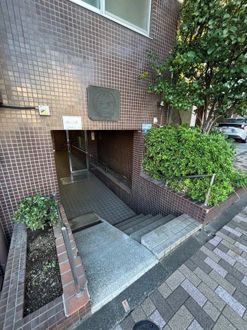 MAC千束コートのエントランス