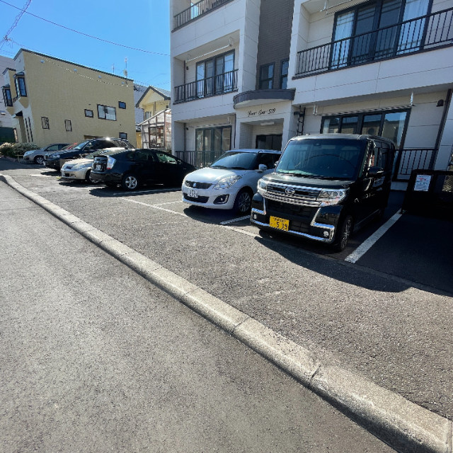 ファーストコート　５３９の駐車場
