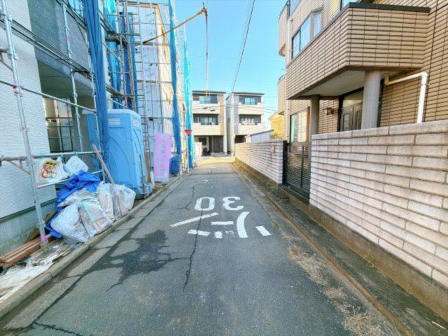ハートフルタウン 浦和区針ヶ谷3丁目の前面道路含む現地写真
