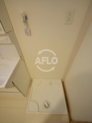 ビビアンパレス桜川公園　塩草立葉小学校区の設備|ビビアンパレス桜川公園　室内洗濯機置き場