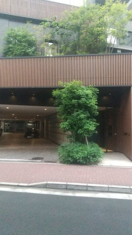 川崎市中原区新丸子町の賃貸マンションのエントランス
