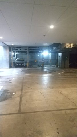 川崎市中原区新丸子町の賃貸マンションの駐車場