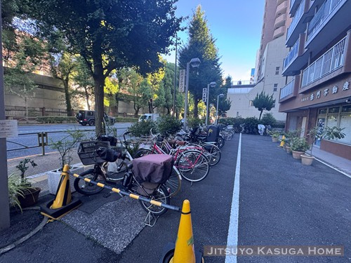 【駐車場】