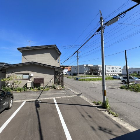 リアンハイム中央の駐車場