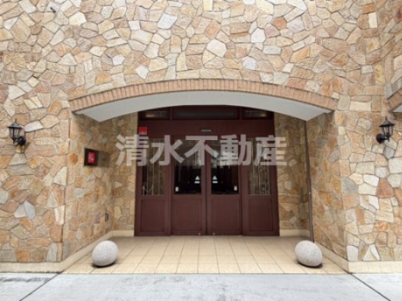 練馬駅徒歩3分マンションのエントランス|☆仲介手数料無料の清水不動産までお気軽にお問い合わせください☆
