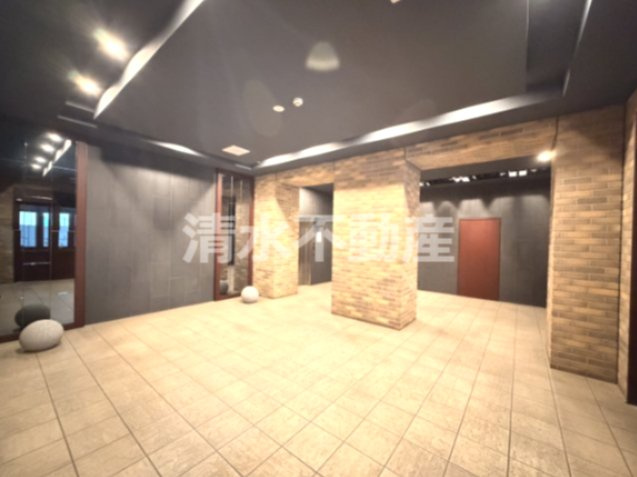 練馬駅徒歩3分マンションのロビー|☆仲介手数料無料の清水不動産までお気軽にお問い合わせください☆