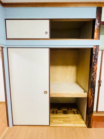金堀町貸家の収納