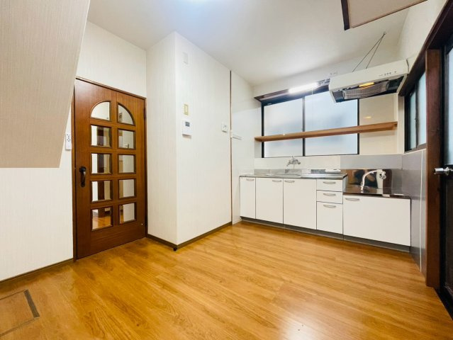 金堀町貸家の居間・リビング