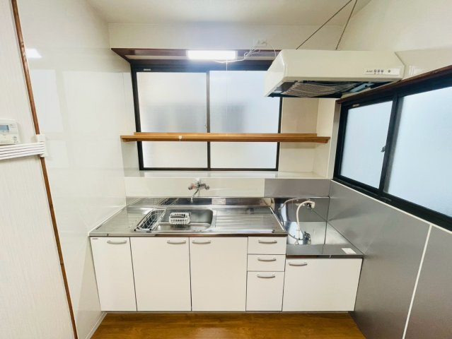 金堀町貸家のキッチン