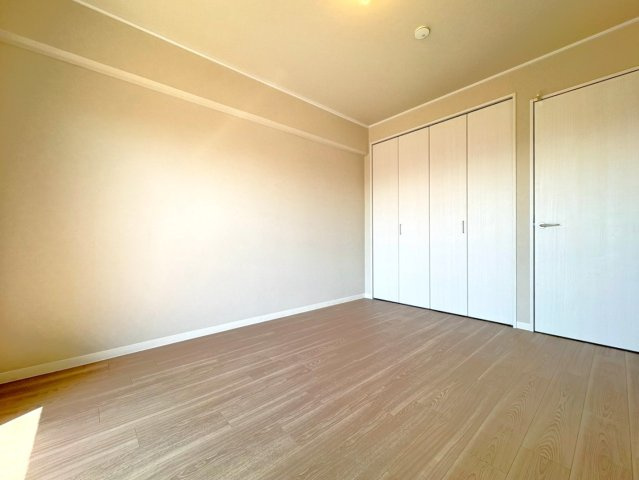 ◆リフォーム済み◆７階建て最上階の南向き◆京都芸術花火鑑賞可能◆京都桃山プラザの洋室|洋室