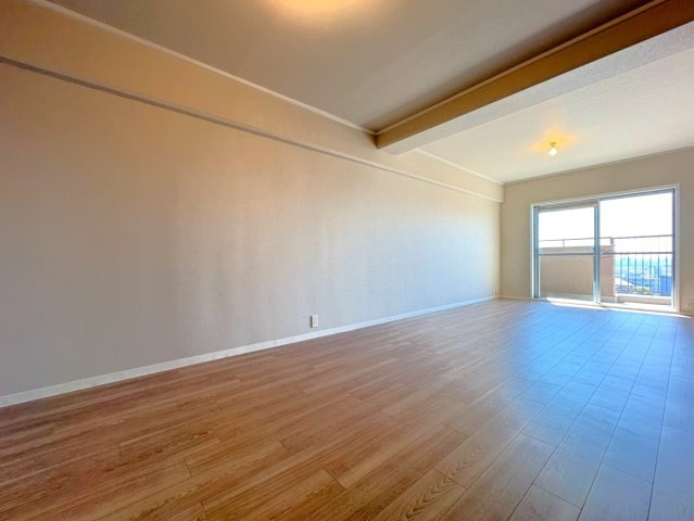 ◆リフォーム済み◆７階建て最上階の南向き◆京都芸術花火鑑賞可能◆京都桃山プラザの居間・リビング|リビング