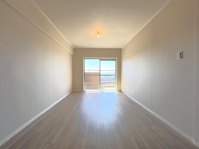 ◆リフォーム済み◆７階建て最上階の南向き◆京都芸術花火鑑賞可能◆京都桃山プラザの居間・リビング|リビング