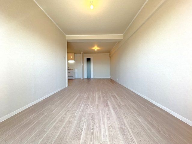 ◆リフォーム済み◆７階建て最上階の南向き◆京都芸術花火鑑賞可能◆京都桃山プラザの居間・リビング|リビング