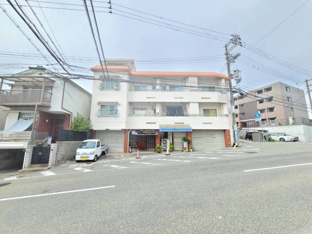 垂水八木ハイツの外観