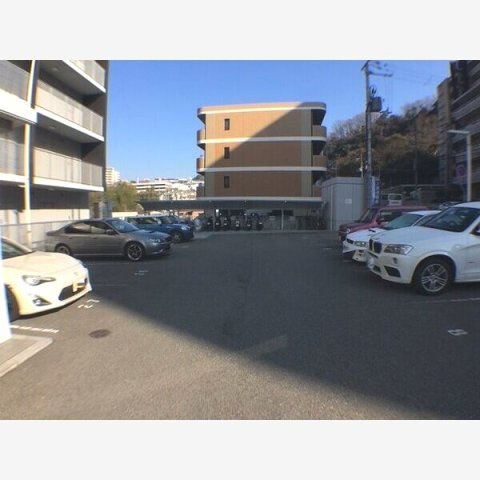 ツルトスコⅡ番館の駐車場|☆神戸市須磨区　ツルトスコⅡ番館☆