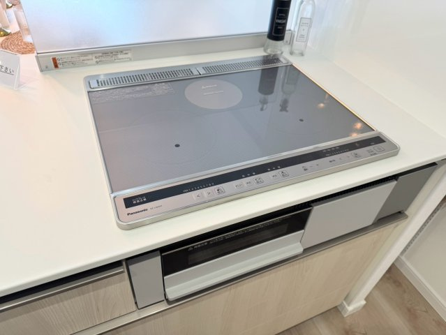 ーアルファシティ社ノ木ー3LDKー中古マンション　【門司区　中古マンション】のキッチン|同時調理可能な3口IHのシステムキッチン♪【門司区　中古マンション】