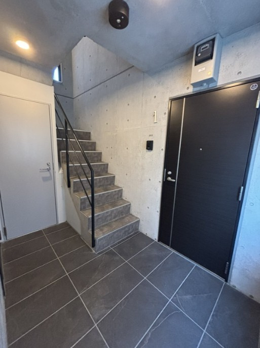 川崎市中原区上小田中７丁目の賃貸マンションのロビー