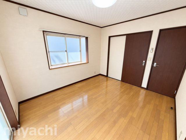 ラバーズハウス川内の洋室