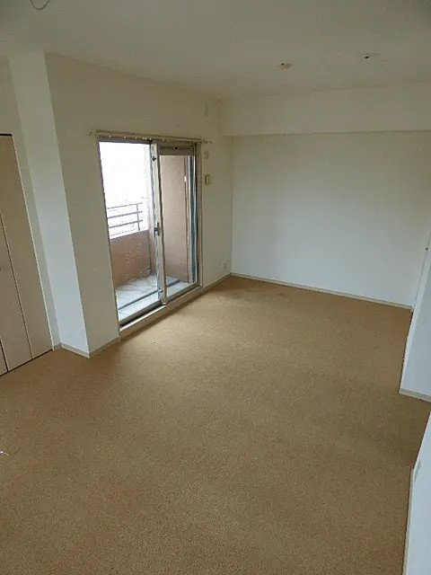 神戸市灘区中原通５丁目の賃貸マンションの居間・リビング