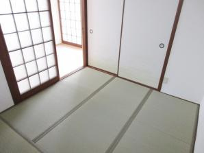 神戸市灘区船寺通５丁目の賃貸マンションの居間・リビング
