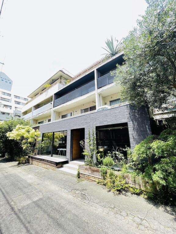 神戸市中央区中山手通４丁目の賃貸マンションの外観