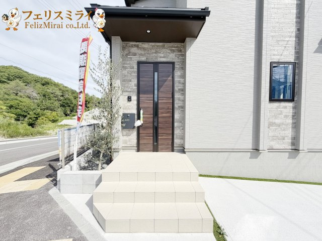 北須磨タウン　H-1号棟の玄関|◎本日ご見学可能です♪
◎当社限定！ご成約特典キャンペーン実施中♪
◎住宅ローンに自信有♪
◎地元スタッフが対応致します♪