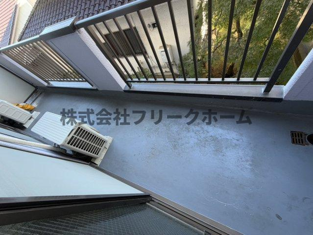 三鷹市井口３丁目の賃貸マンションのバルコニー