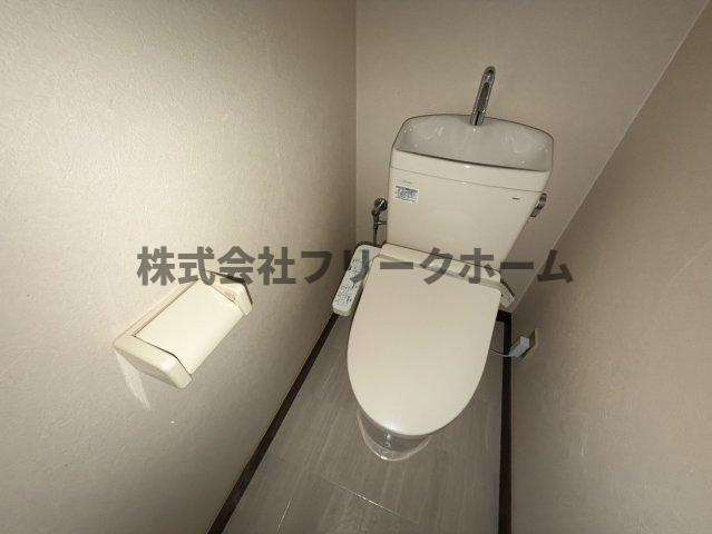 三鷹市井口３丁目の賃貸マンションのトイレ