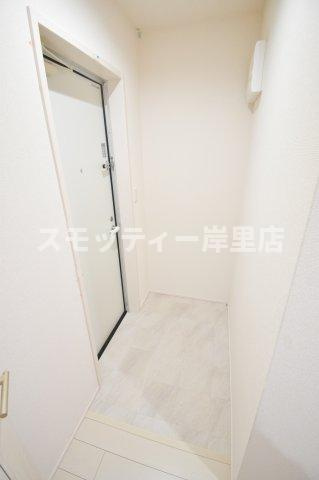 フジパレス中加賀屋Ⅵ番館の玄関