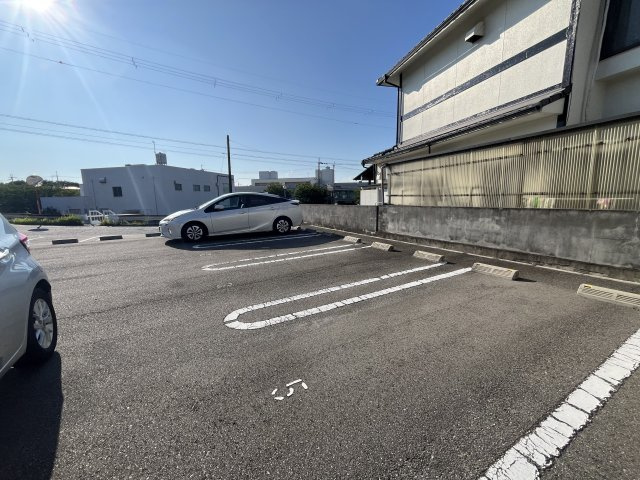 サンヒルズ廣野の駐車場