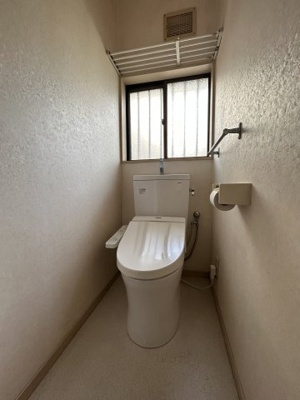 【トイレ】 | 安佐北区可部南五丁目　戸建 | トイレに窓有り