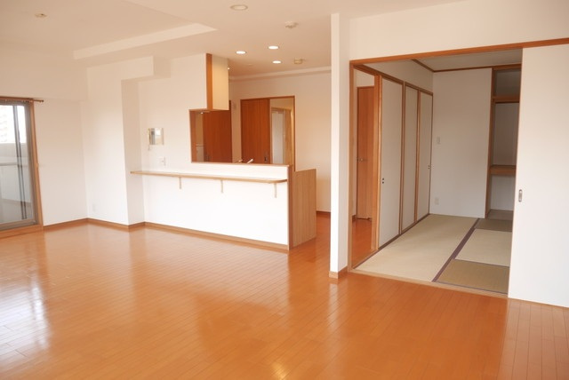 パークヒルズ門田屋敷の居間・リビング