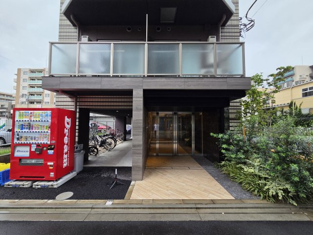 川崎市多摩区登戸の賃貸マンションのエントランス