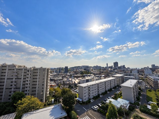 西一社第二団地101号棟西の展望|11階からの眺望。南西向きで陽当り良好、名東区の街並みを一望できます！