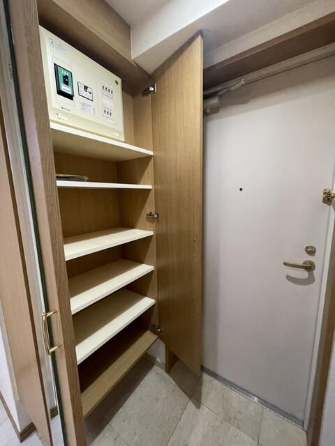 ディム三宿の玄関