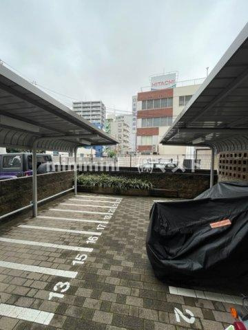 NORTHVILLAGE参番館の駐車場