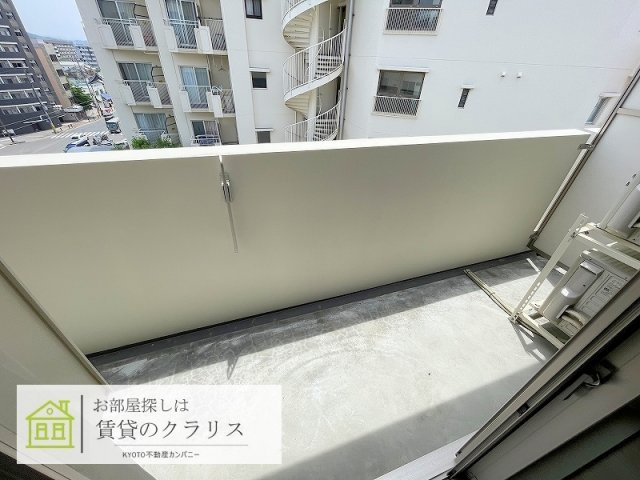グランドラティス河原町七条のバルコニー